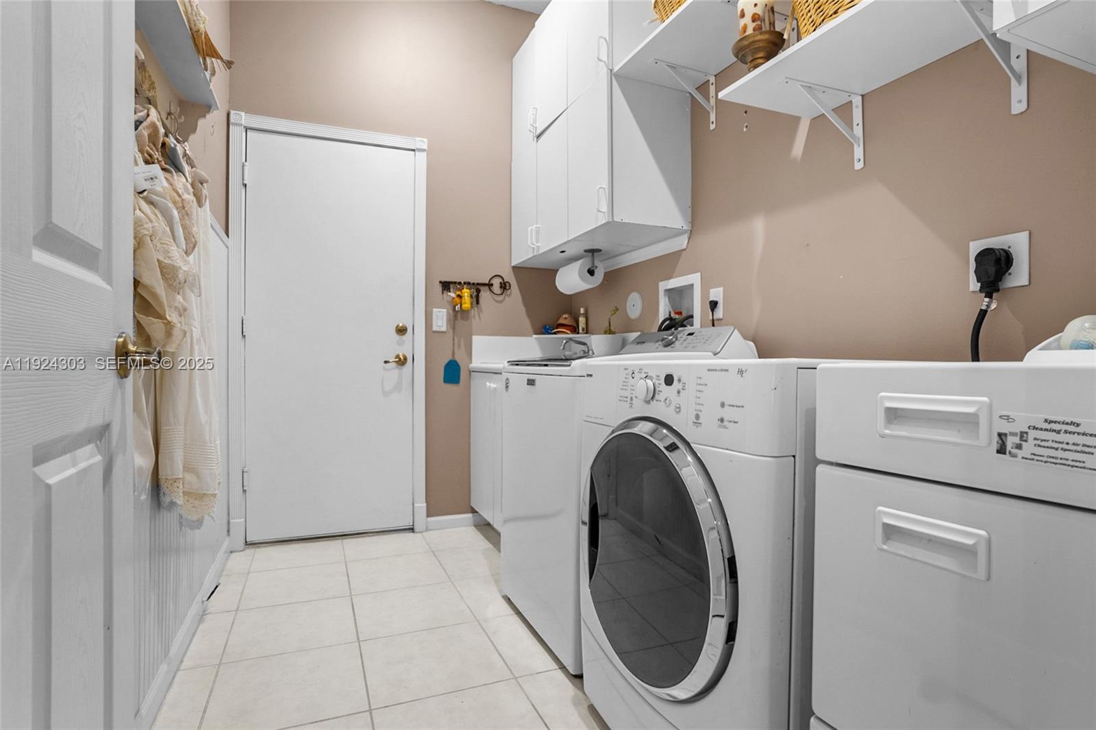 6569 Jog Estates Ln Boynton Beach, FL 33437