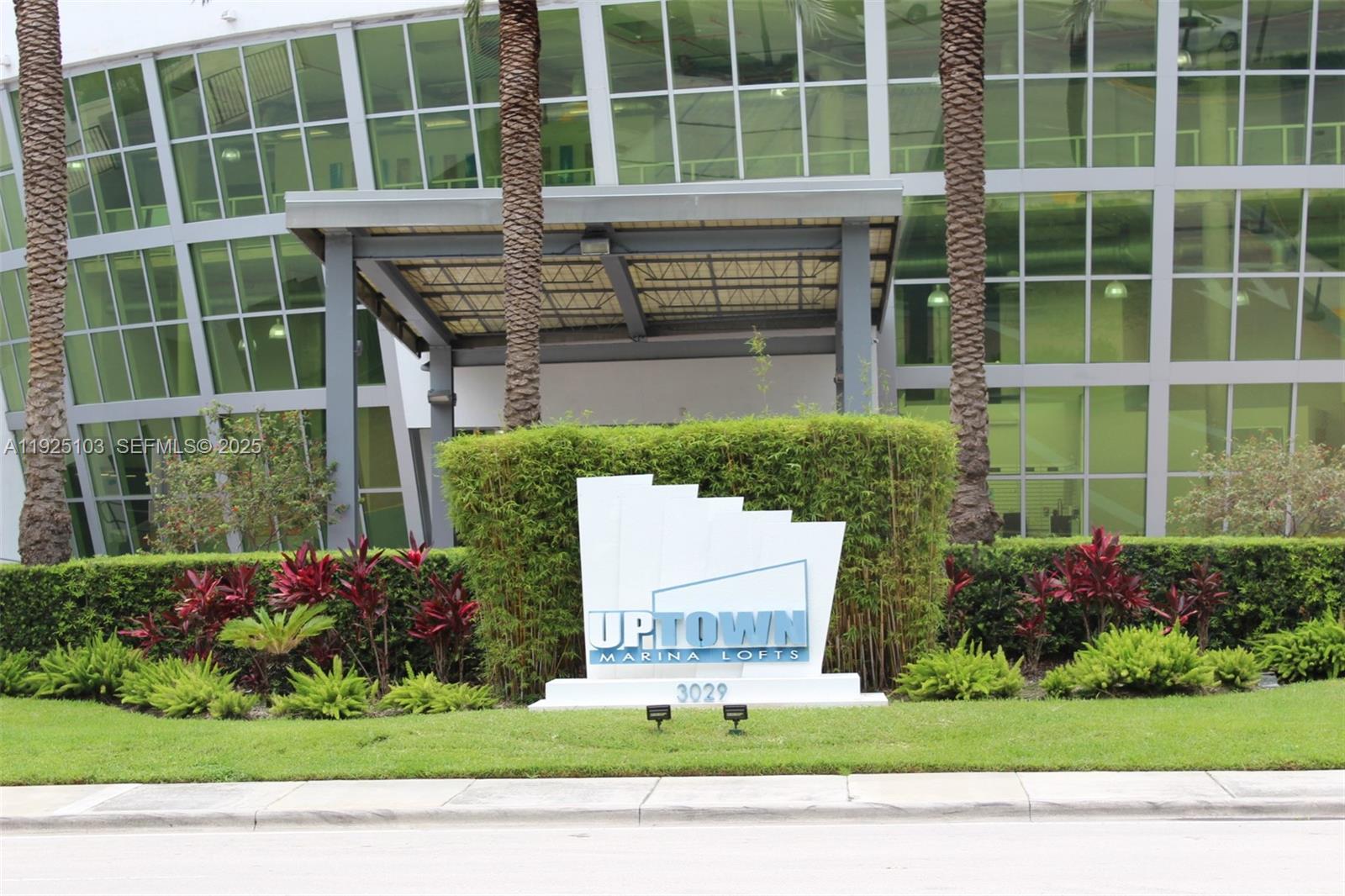 3029 NE 188th St #411