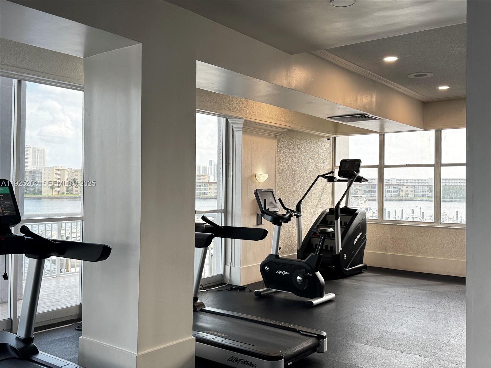 18061 Biscayne Blvd #1203 Aventura, FL 33160