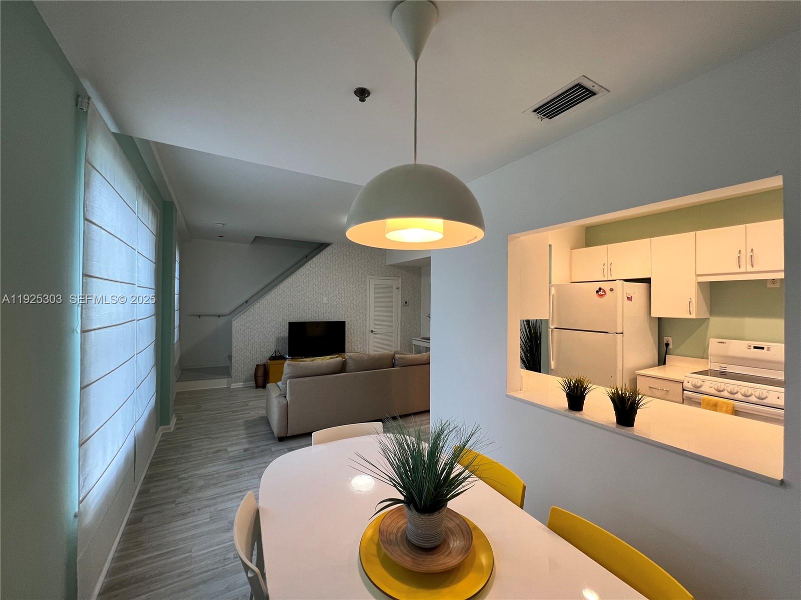 1614 Pennsylvania Ave #2I Miami Beach, FL 33139