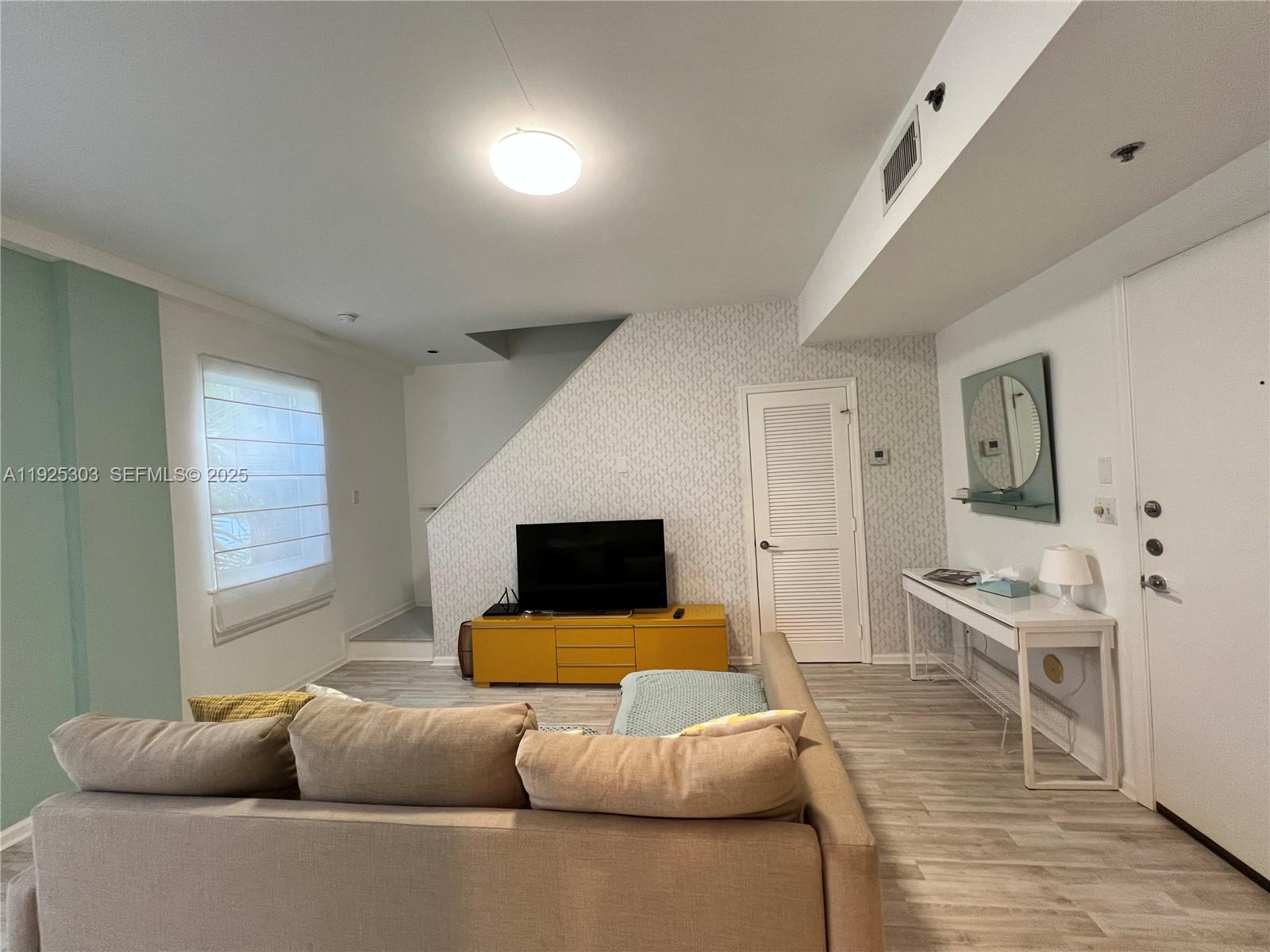 1614 Pennsylvania Ave #2I Miami Beach, FL 33139