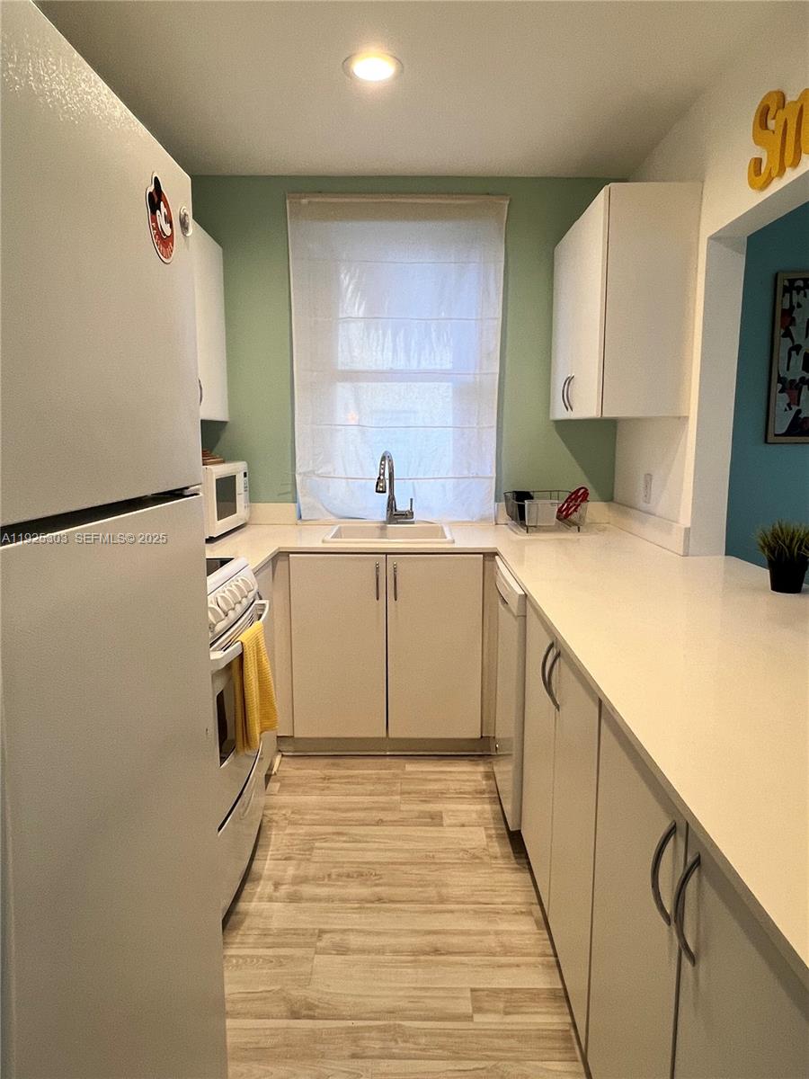 1614 Pennsylvania Ave #2I Miami Beach, FL 33139