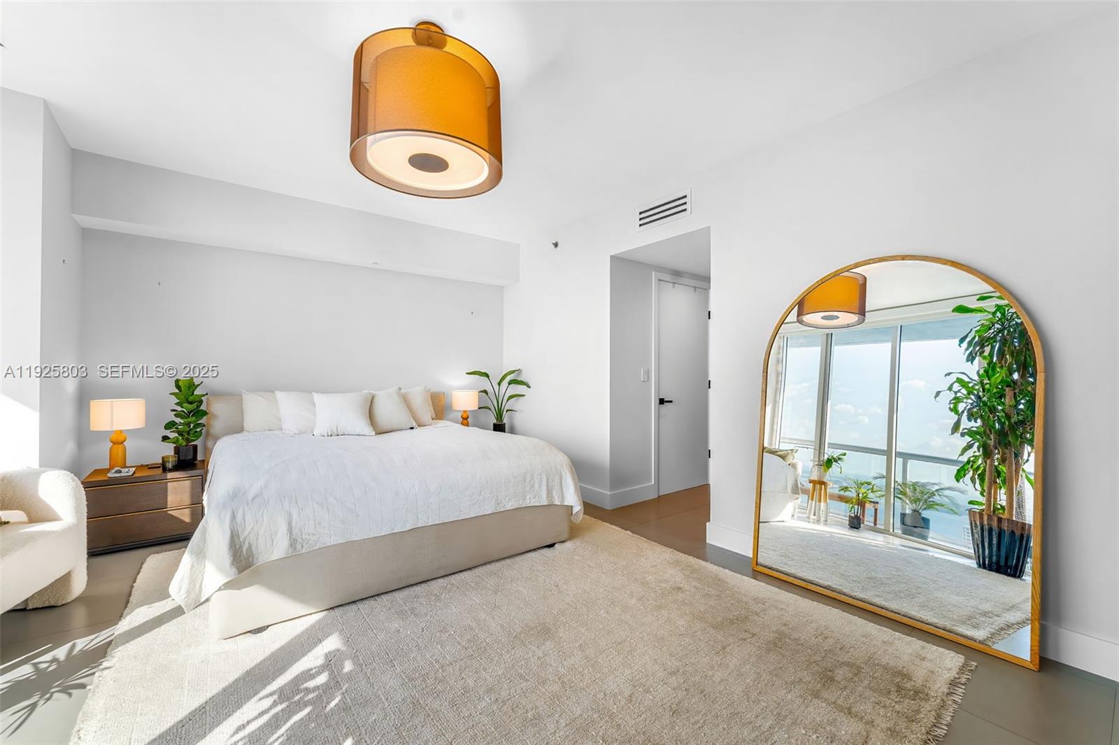 image Icon Brickell One11