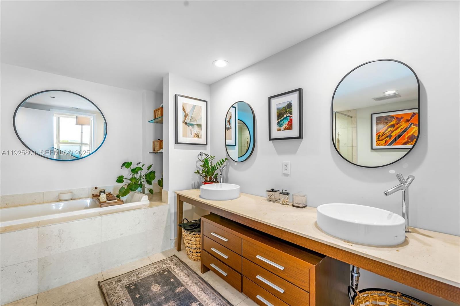 image Icon Brickell One13