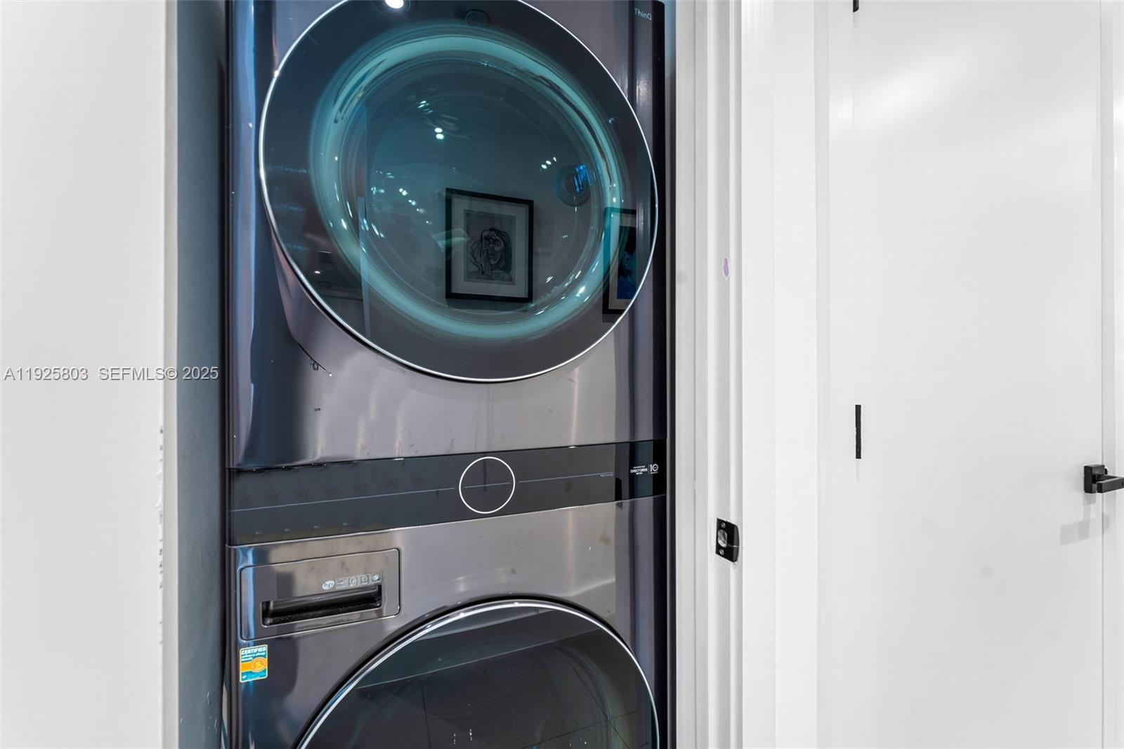 image Icon Brickell One24