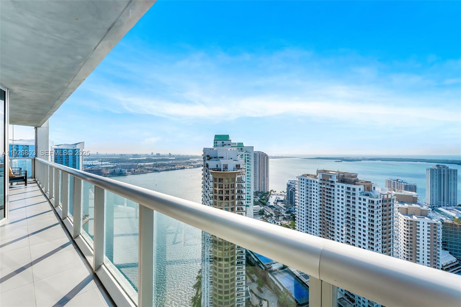 image Icon Brickell One25