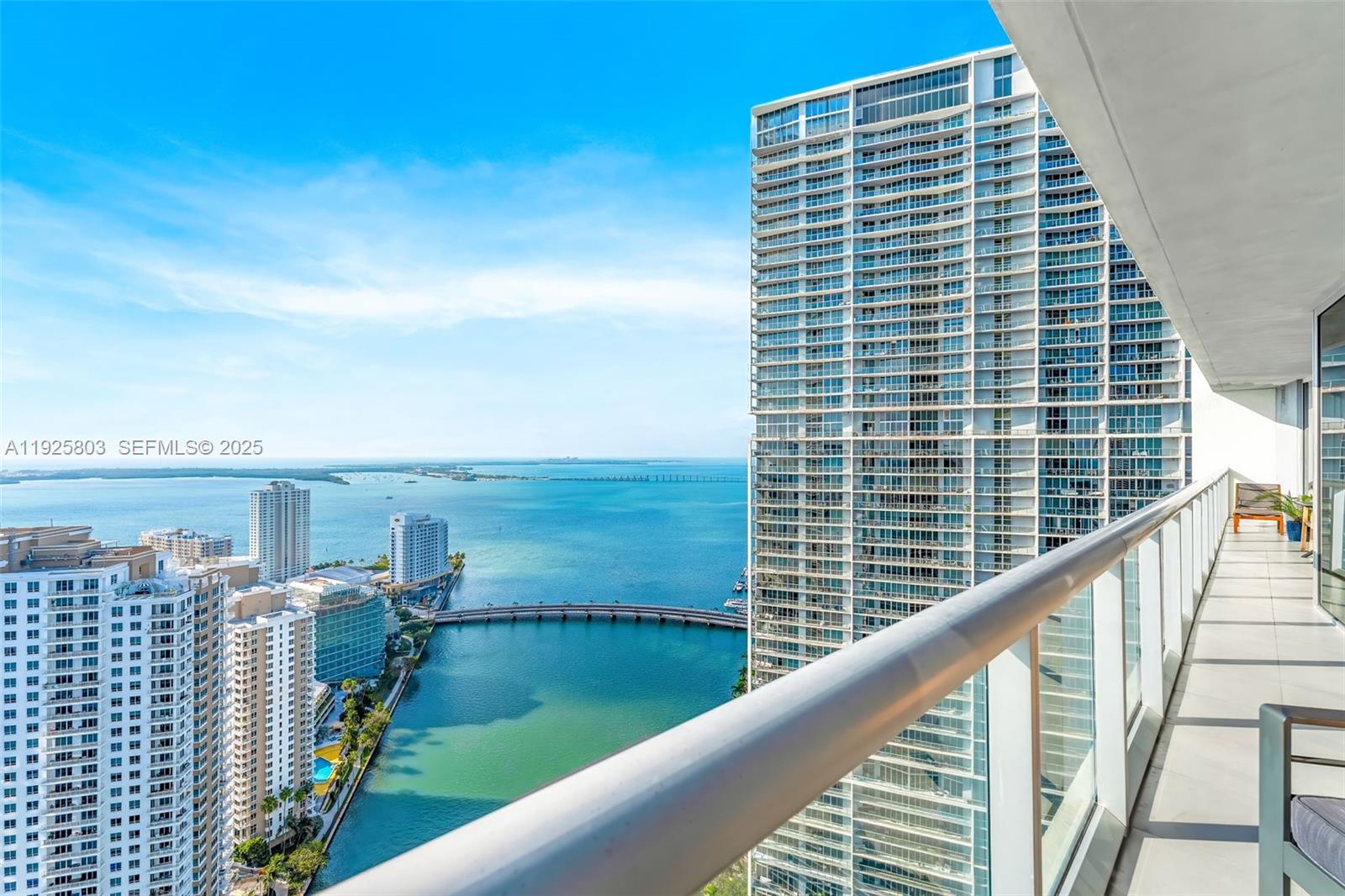 image Icon Brickell One26