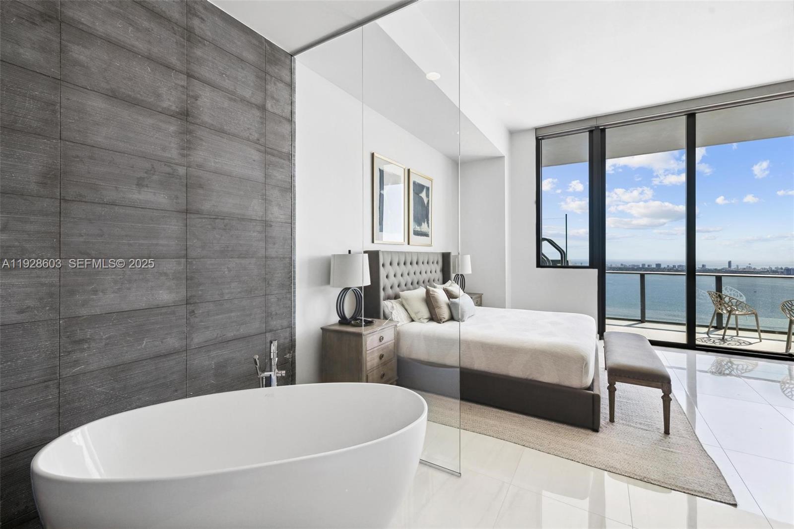 480 NE 31st St #PH5303 Miami, FL 33137