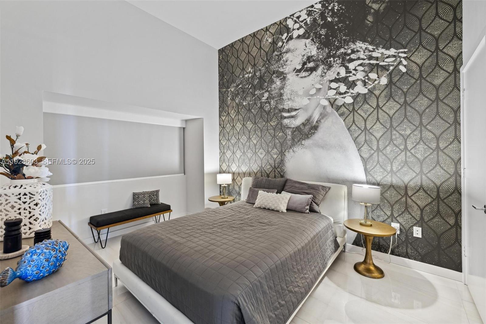 480 NE 31st St #PH5303 Miami, FL 33137