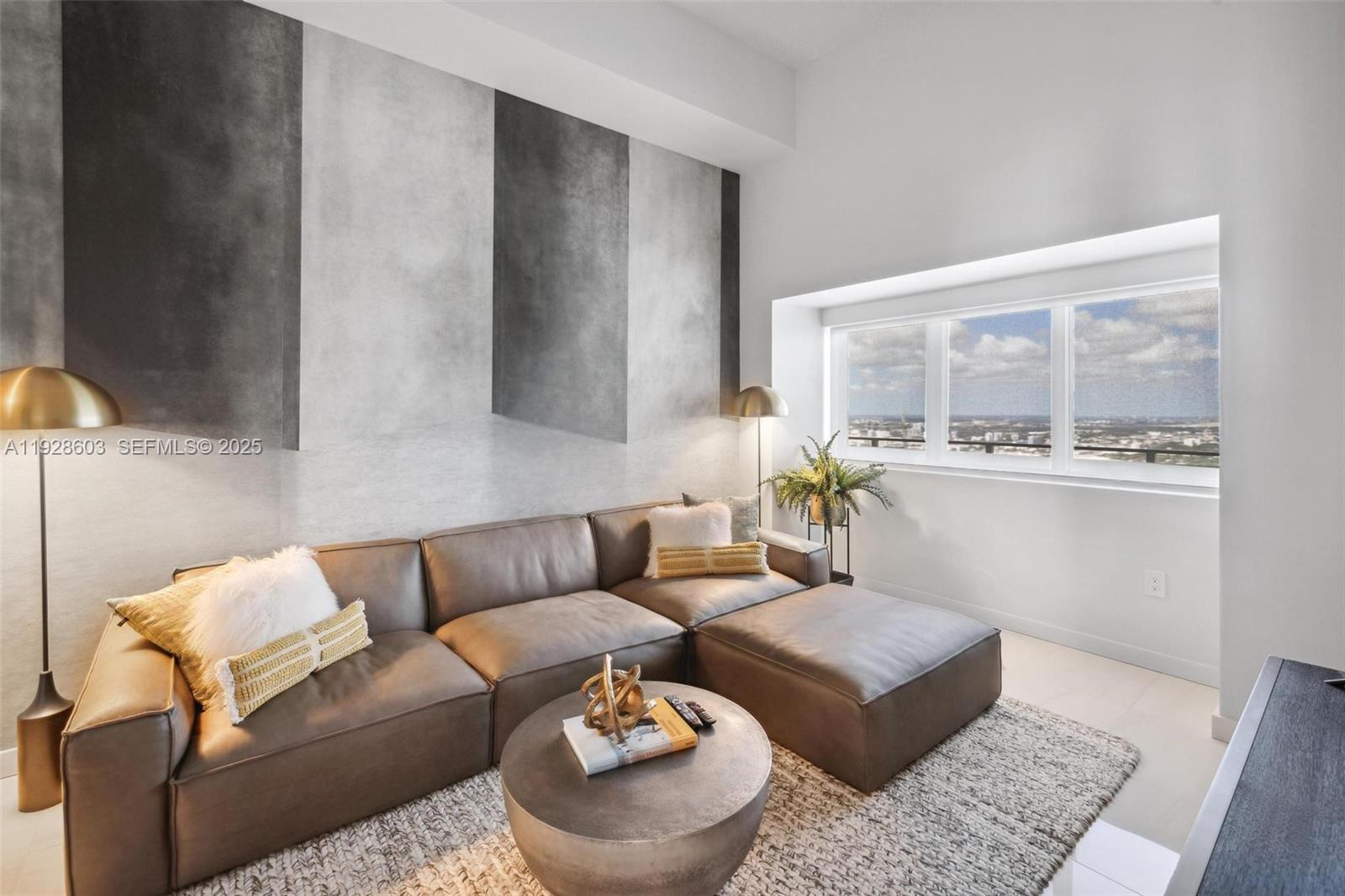 480 NE 31st St #PH5303 Miami, FL 33137