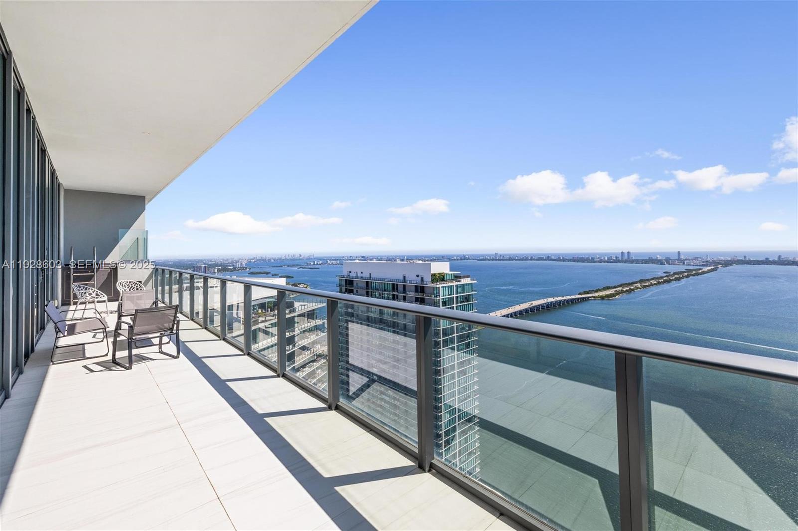 480 NE 31st St #PH5303 Miami, FL 33137