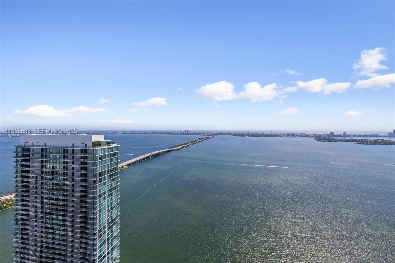 480 NE 31st St #PH5303 Miami, FL 33137