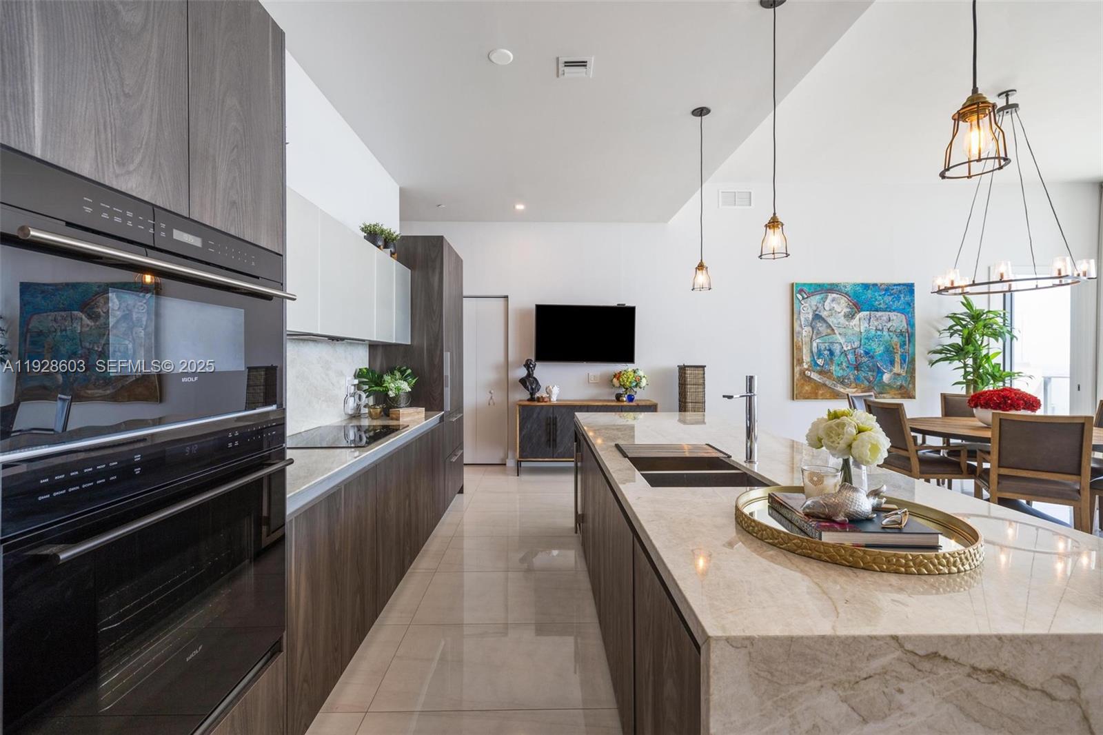 480 NE 31st St #PH5303 Miami, FL 33137