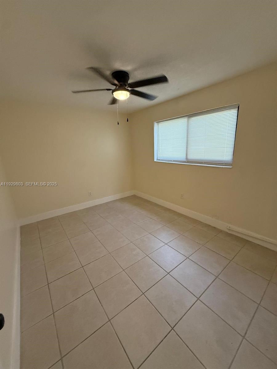 1270 North Dr Miami, FL 33179