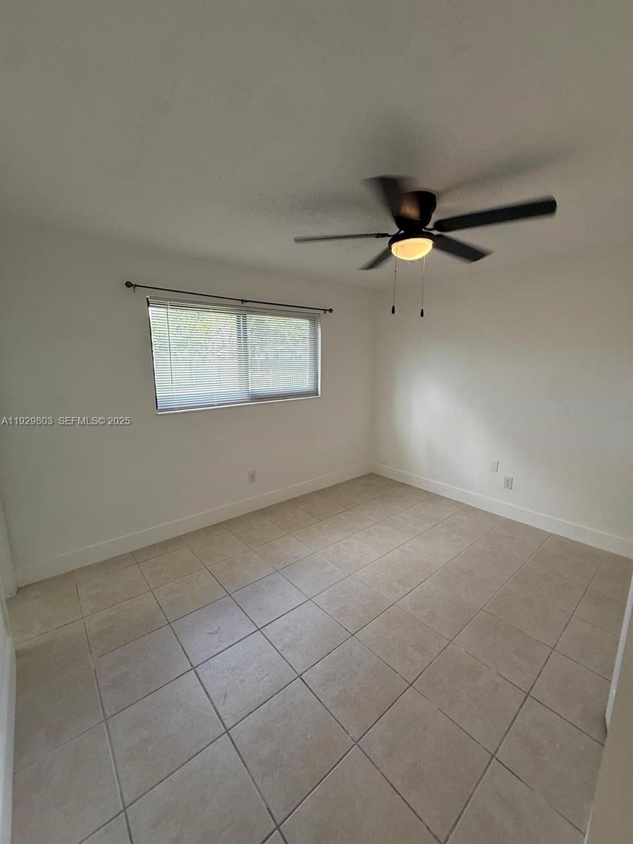 1270 North Dr Miami, FL 33179