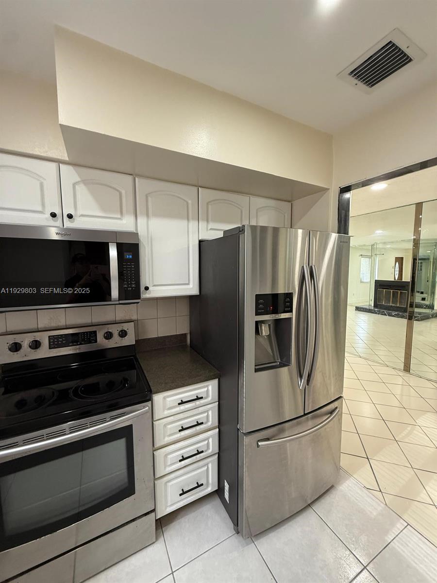 1270 North Dr Miami, FL 33179