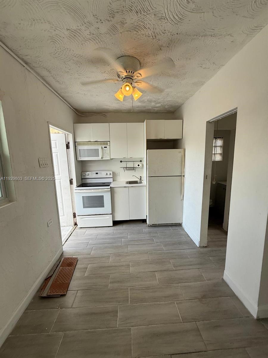 1270 North Dr Miami, FL 33179