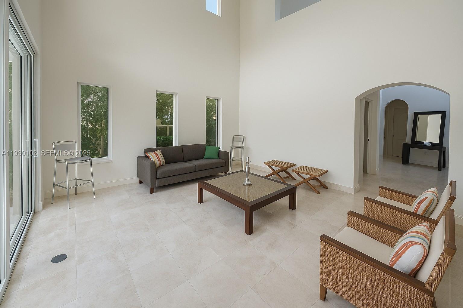 1490 Cleveland Rd Miami Beach, FL 33141