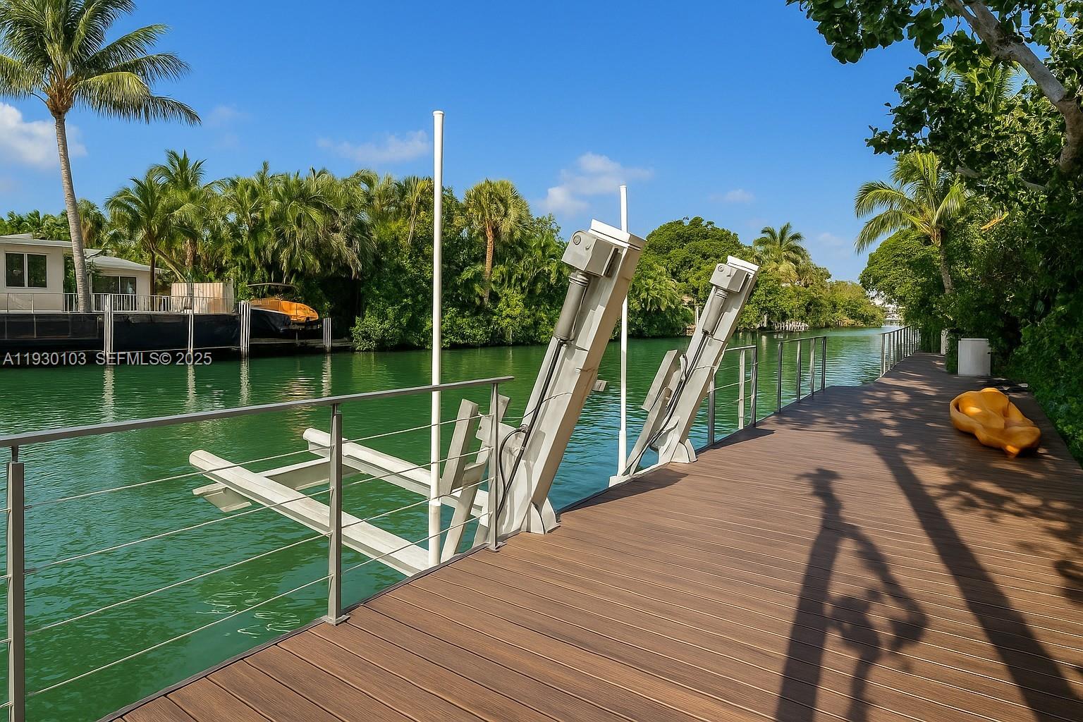 1490 Cleveland Rd Miami Beach, FL 33141