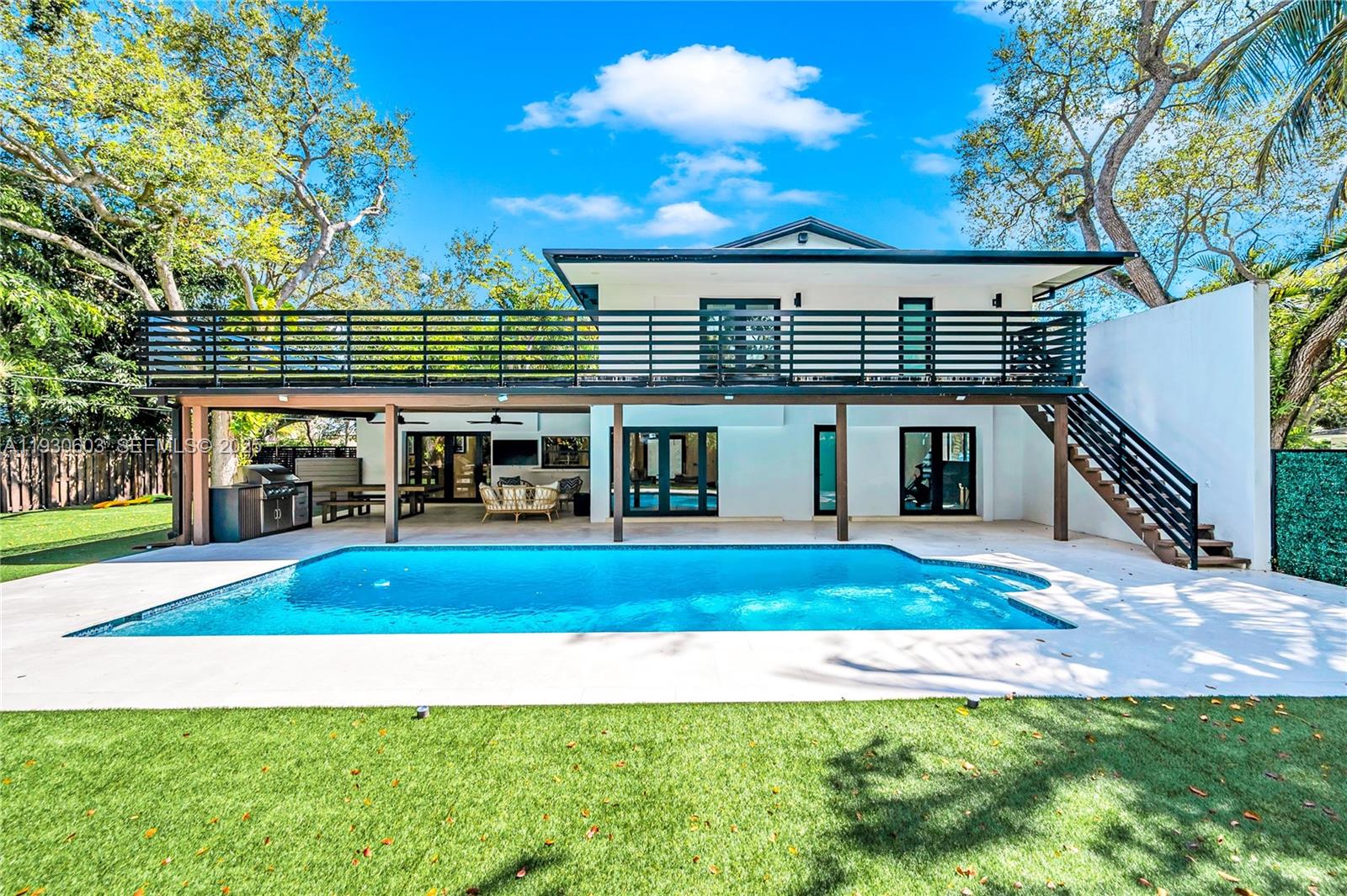 11340 SW 74th Ct Pinecrest, FL 33156