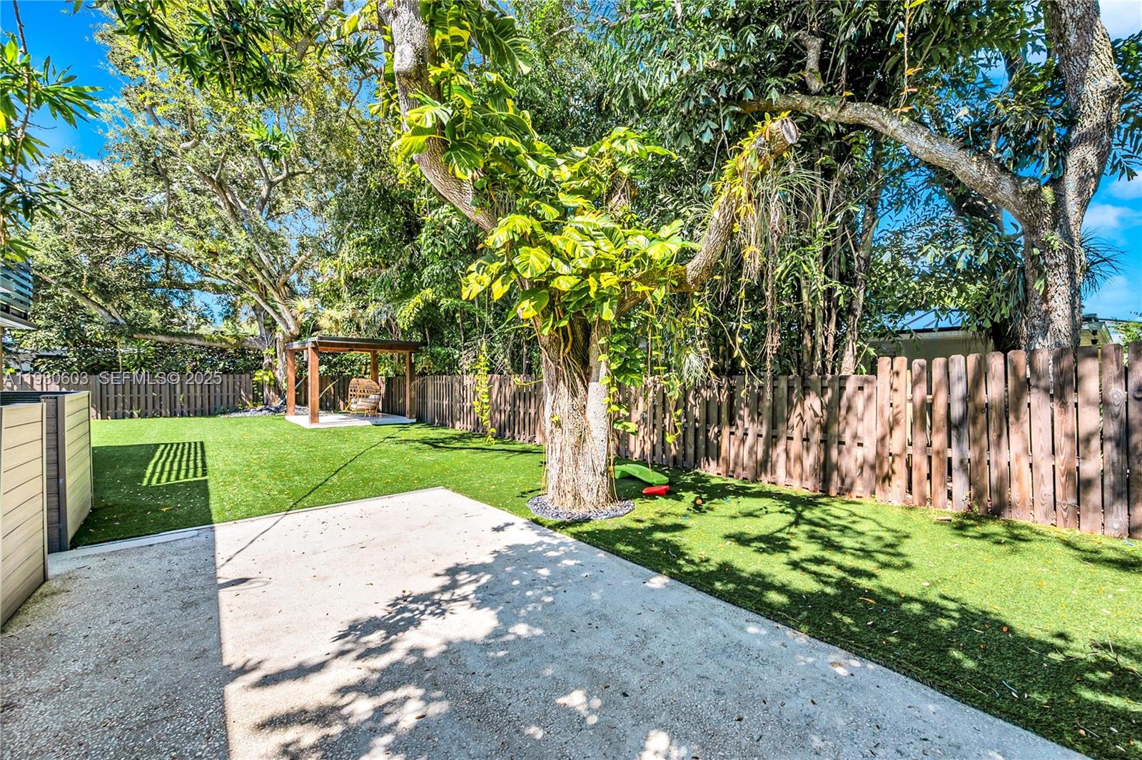 11340 SW 74th Ct Pinecrest, FL 33156