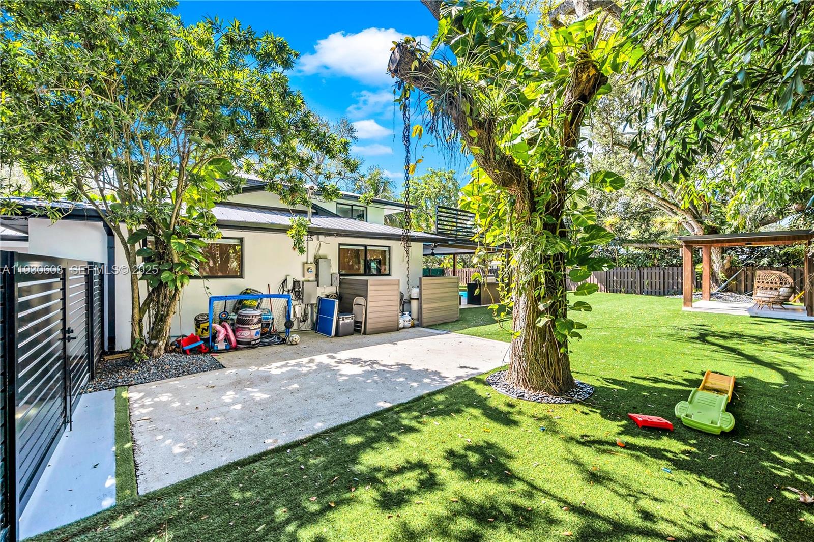 11340 SW 74th Ct Pinecrest, FL 33156