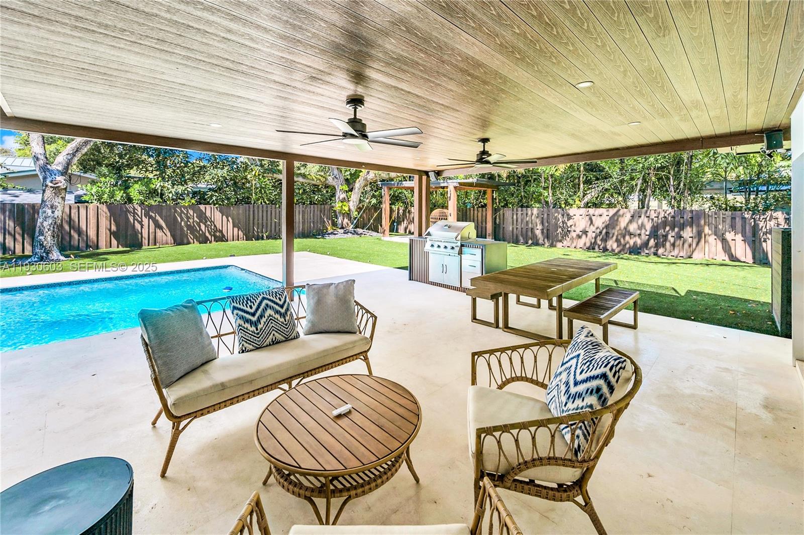 11340 SW 74th Ct Pinecrest, FL 33156