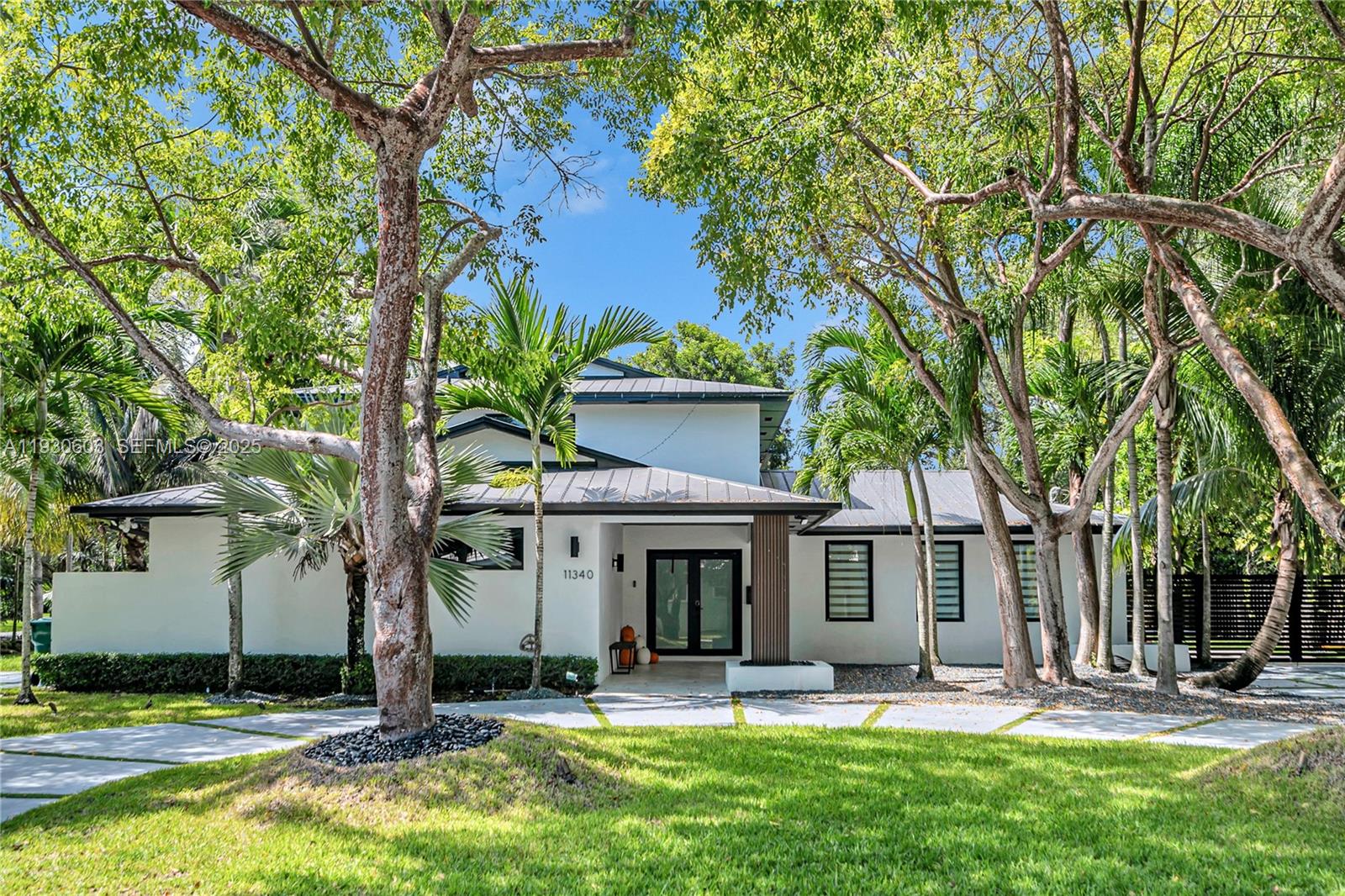 11340 SW 74th Ct Pinecrest, FL 33156