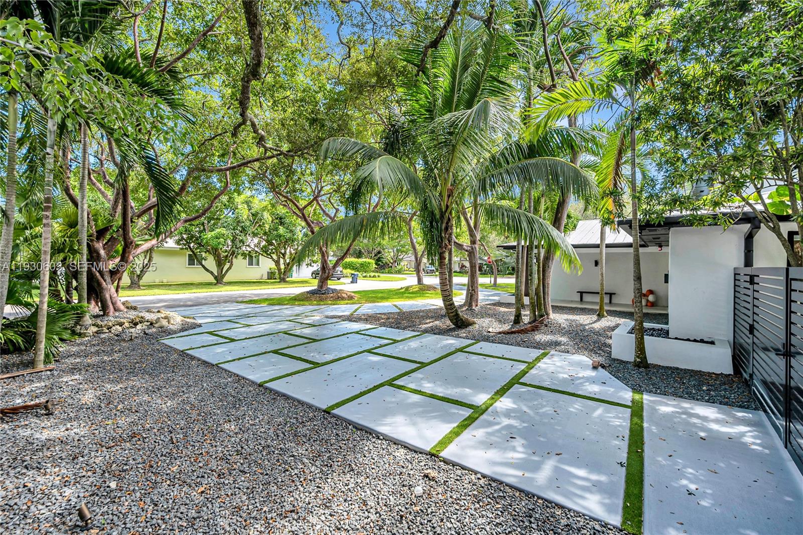 11340 SW 74th Ct Pinecrest, FL 33156