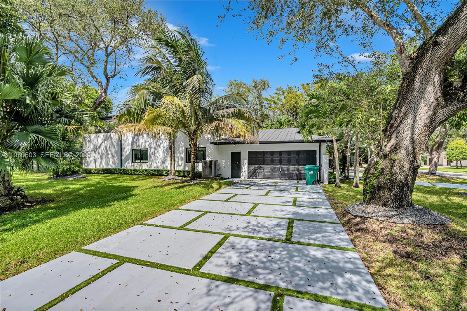 11340 SW 74th Ct Pinecrest, FL 33156