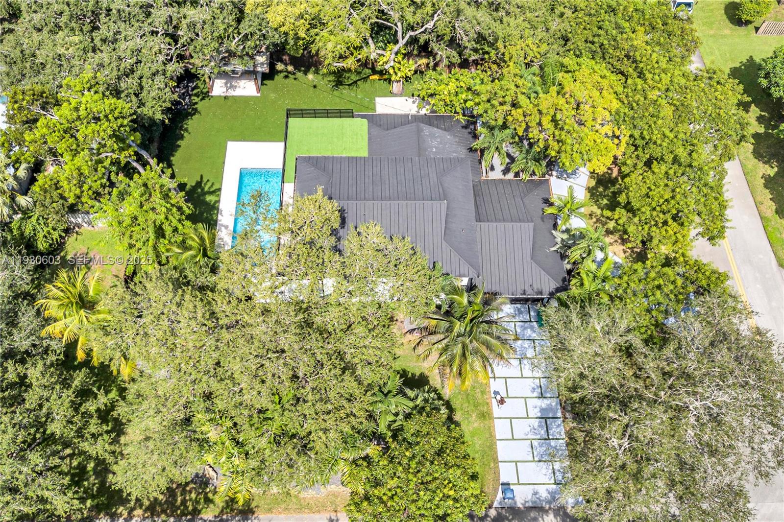 11340 SW 74th Ct Pinecrest, FL 33156