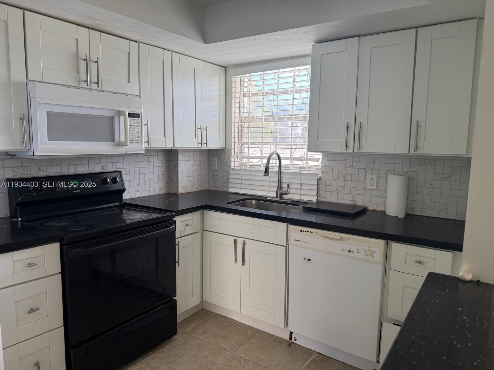 910 Michigan Ave #305 Miami Beach, FL 33139