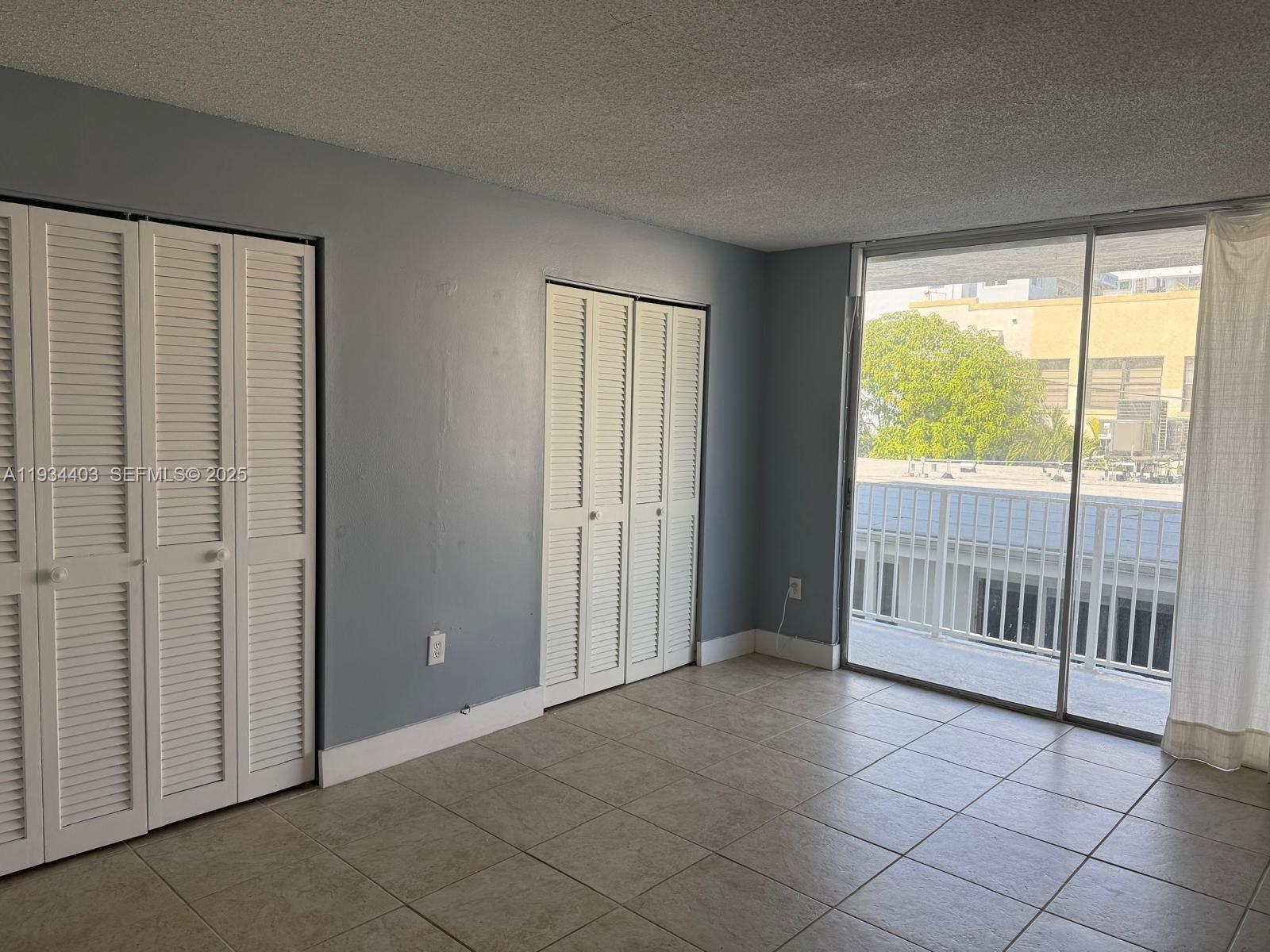 910 Michigan Ave #305 Miami Beach, FL 33139