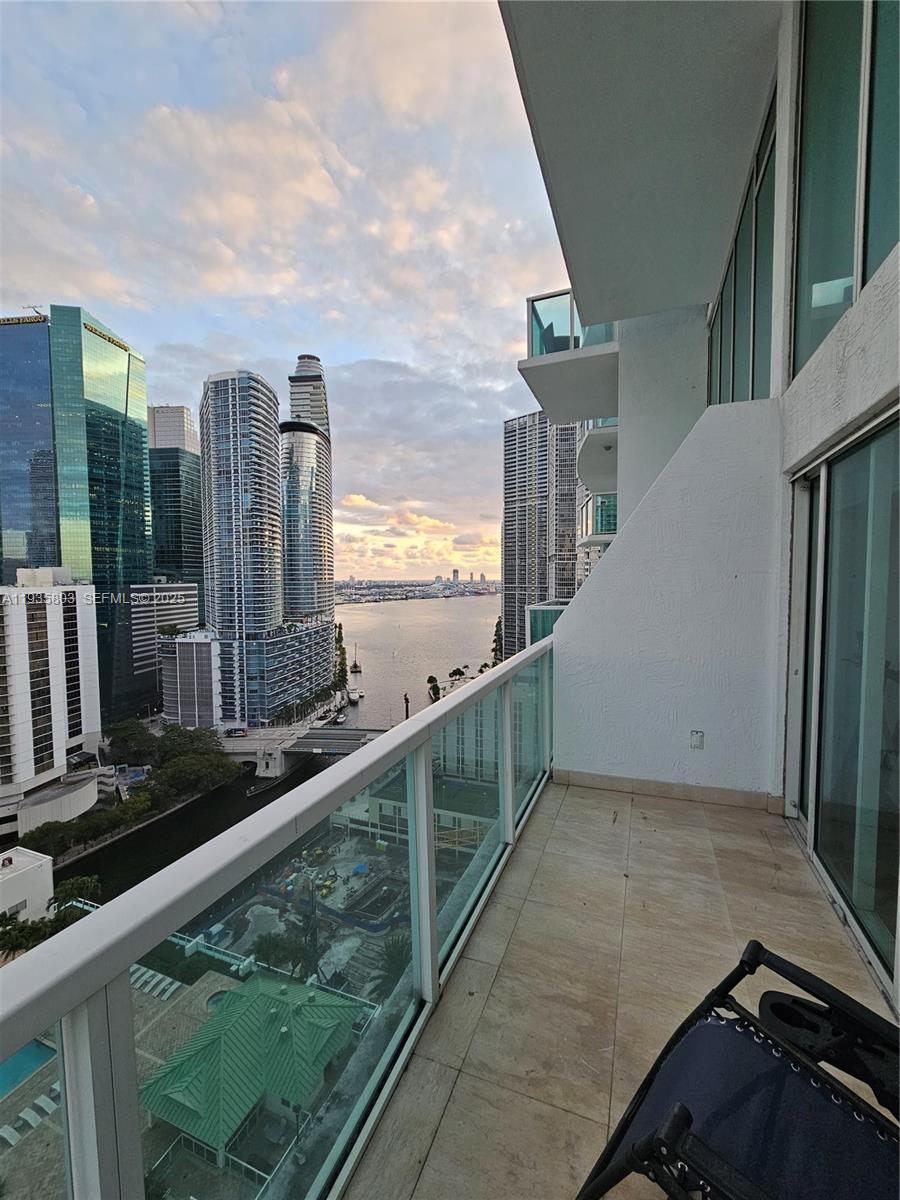 image Brickell on the River South15