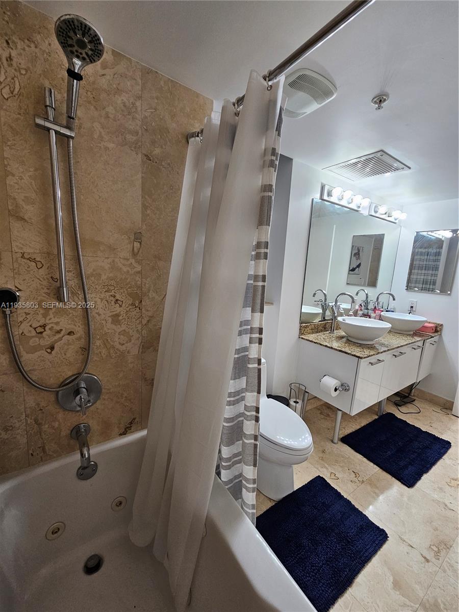 image Brickell on the River South23