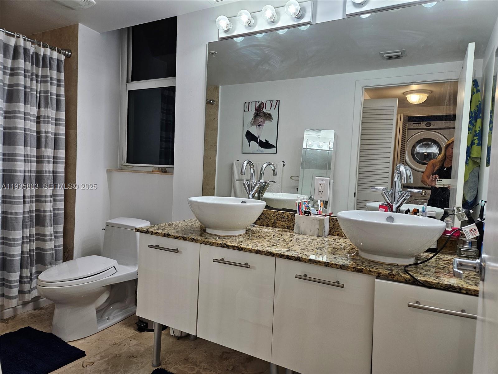 image Brickell on the River South27