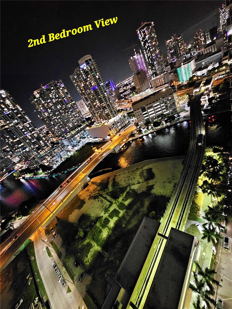 image Brickell on the River South36