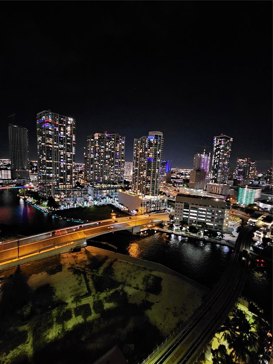 image Brickell on the River South45