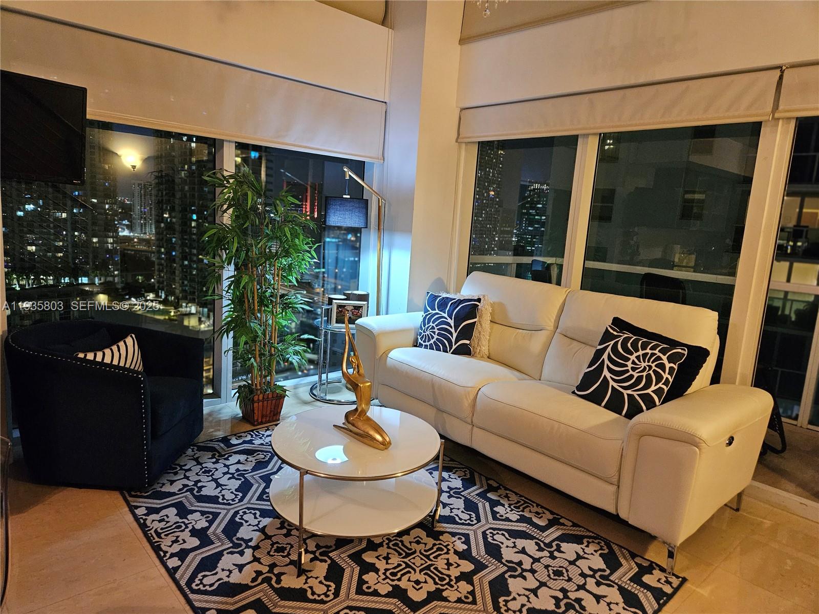 image Brickell on the River South48