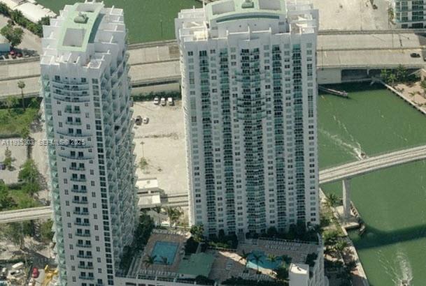 image Brickell on the River South6