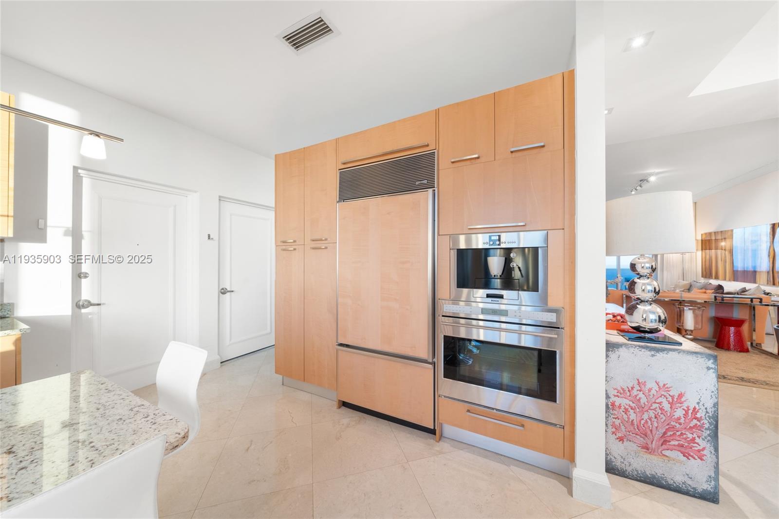 image Trump Tower I6