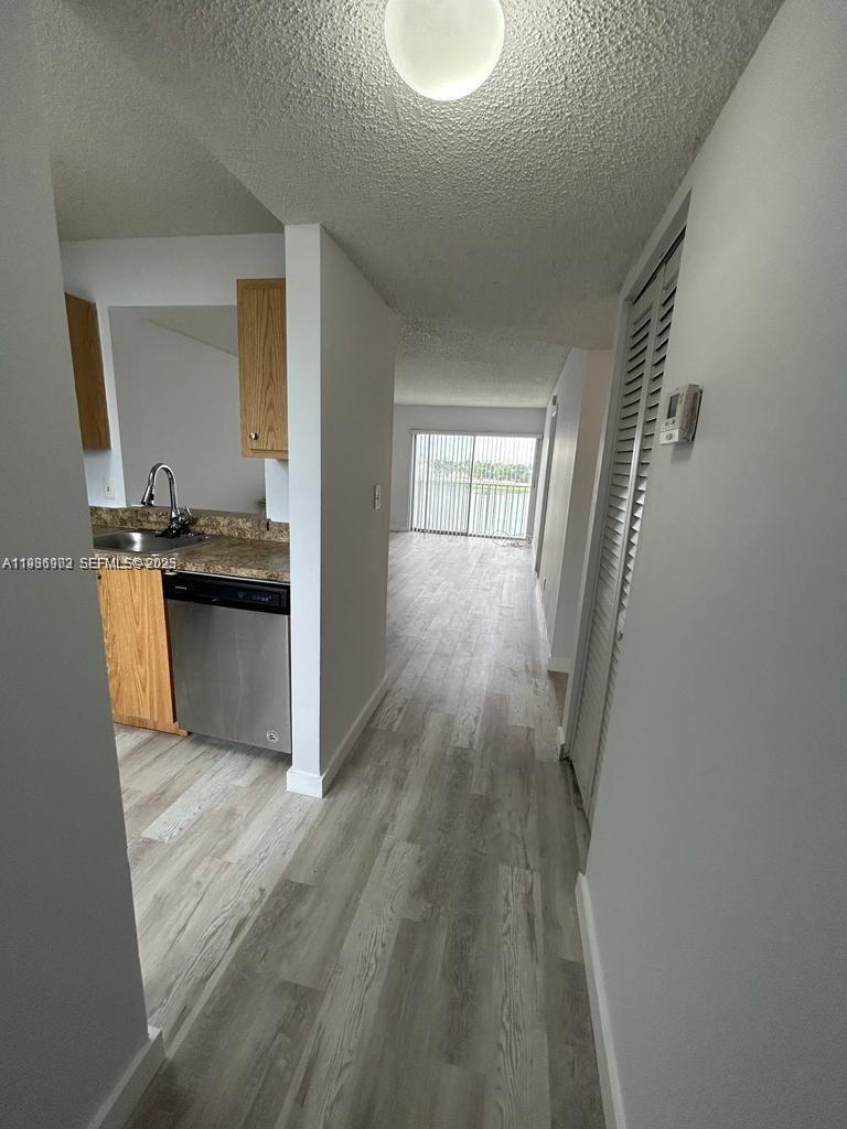 8600 N Sherman Cir #406