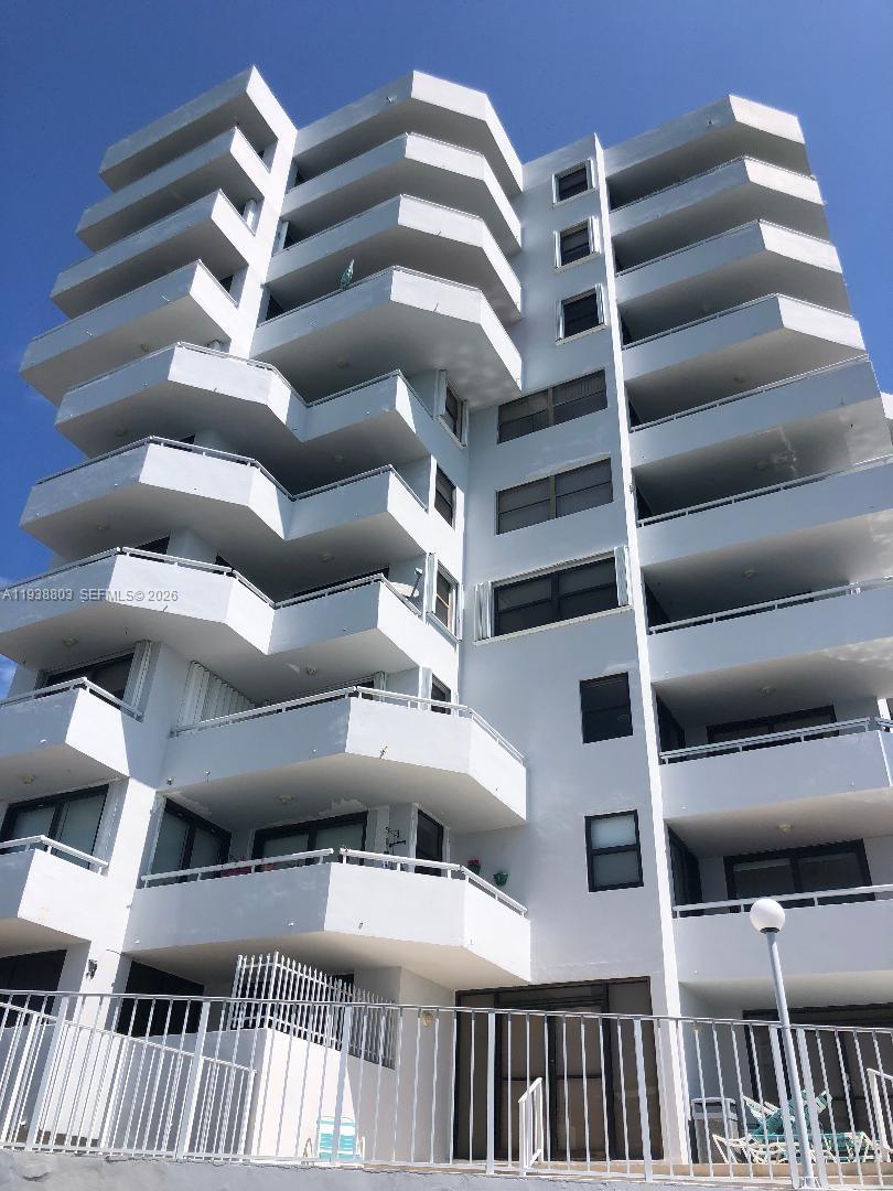 6830 Indian Crk Dr #5B