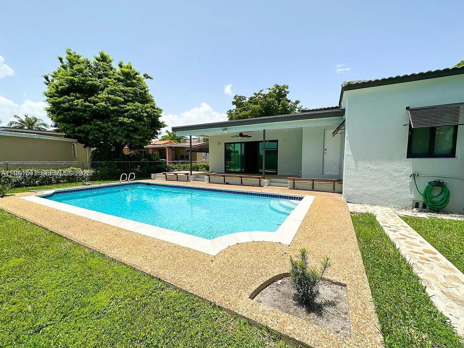 3050 SW 21st St Miami, FL 33145