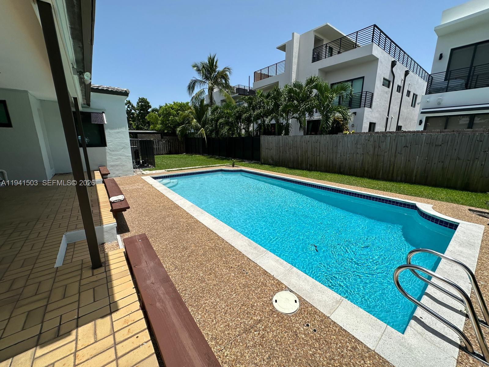 3050 SW 21st St Miami, FL 33145