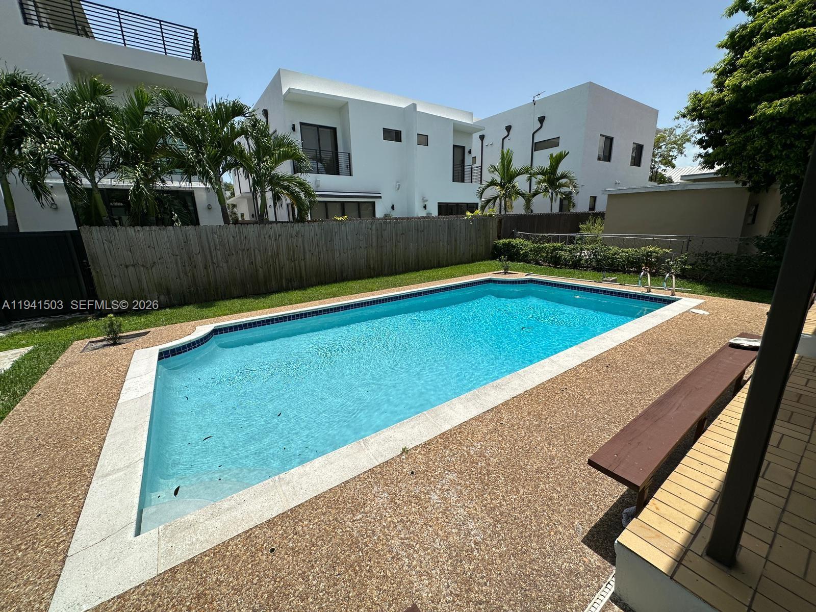 3050 SW 21st St Miami, FL 33145