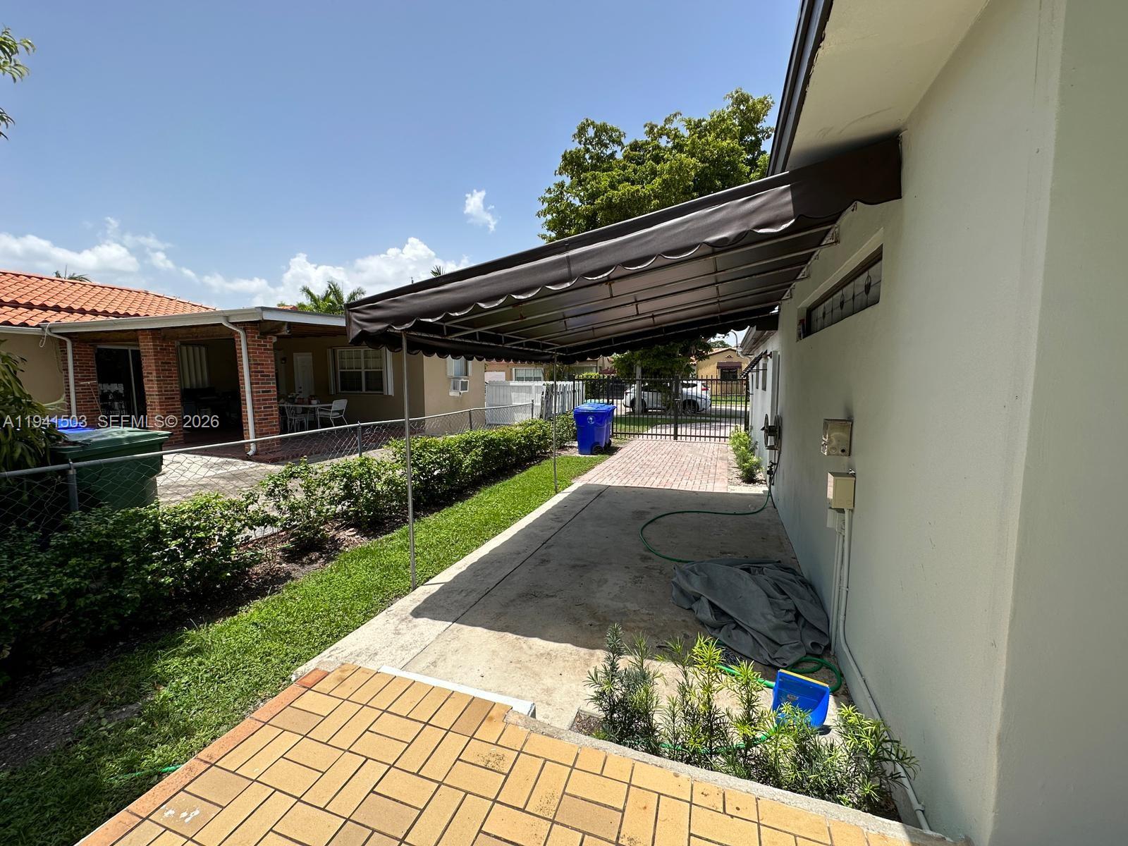 3050 SW 21st St Miami, FL 33145