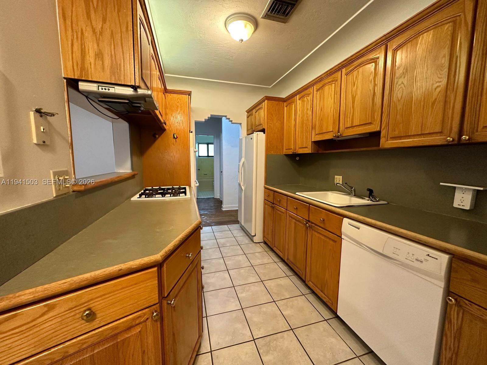 3050 SW 21st St Miami, FL 33145