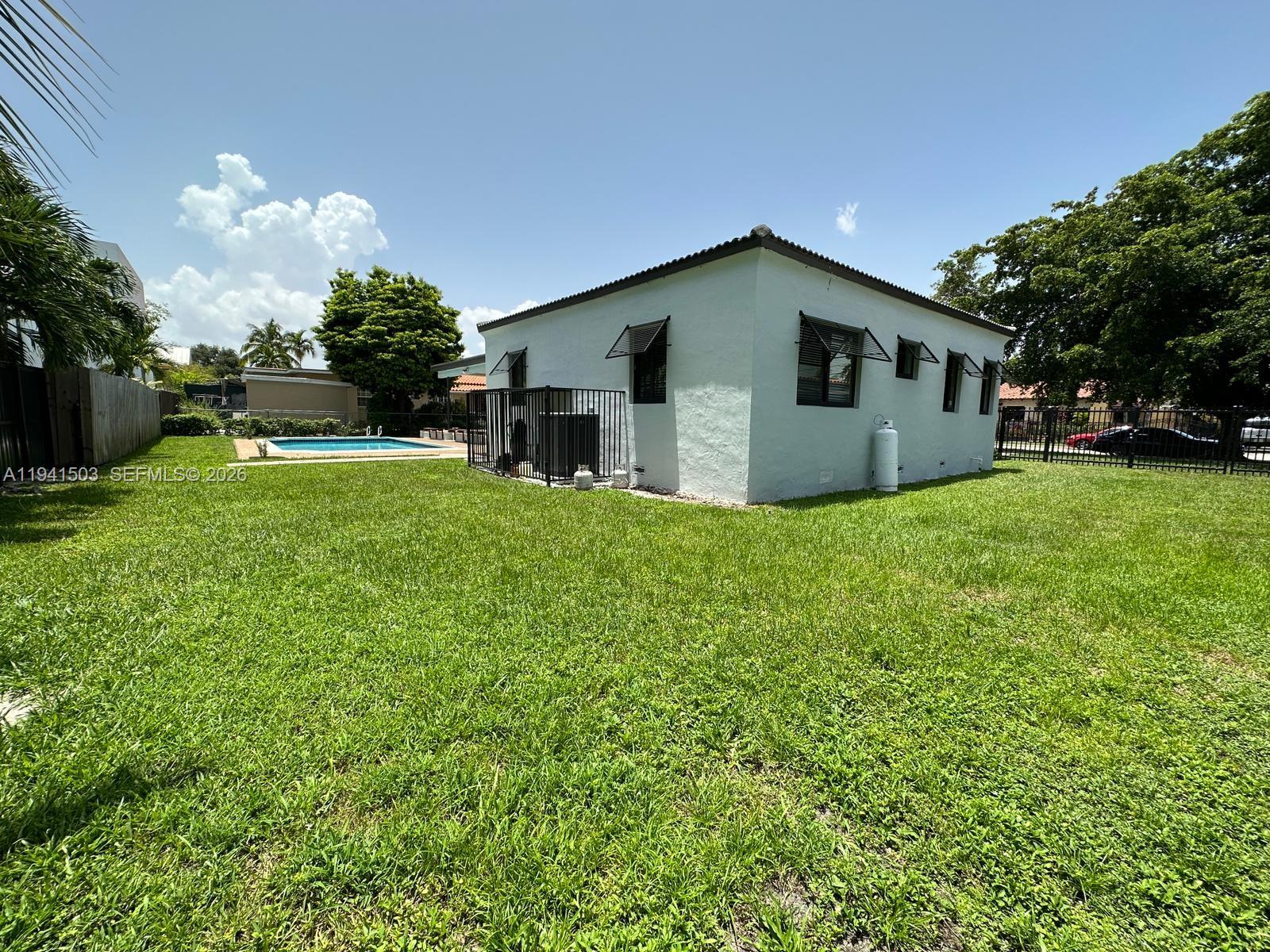 3050 SW 21st St Miami, FL 33145