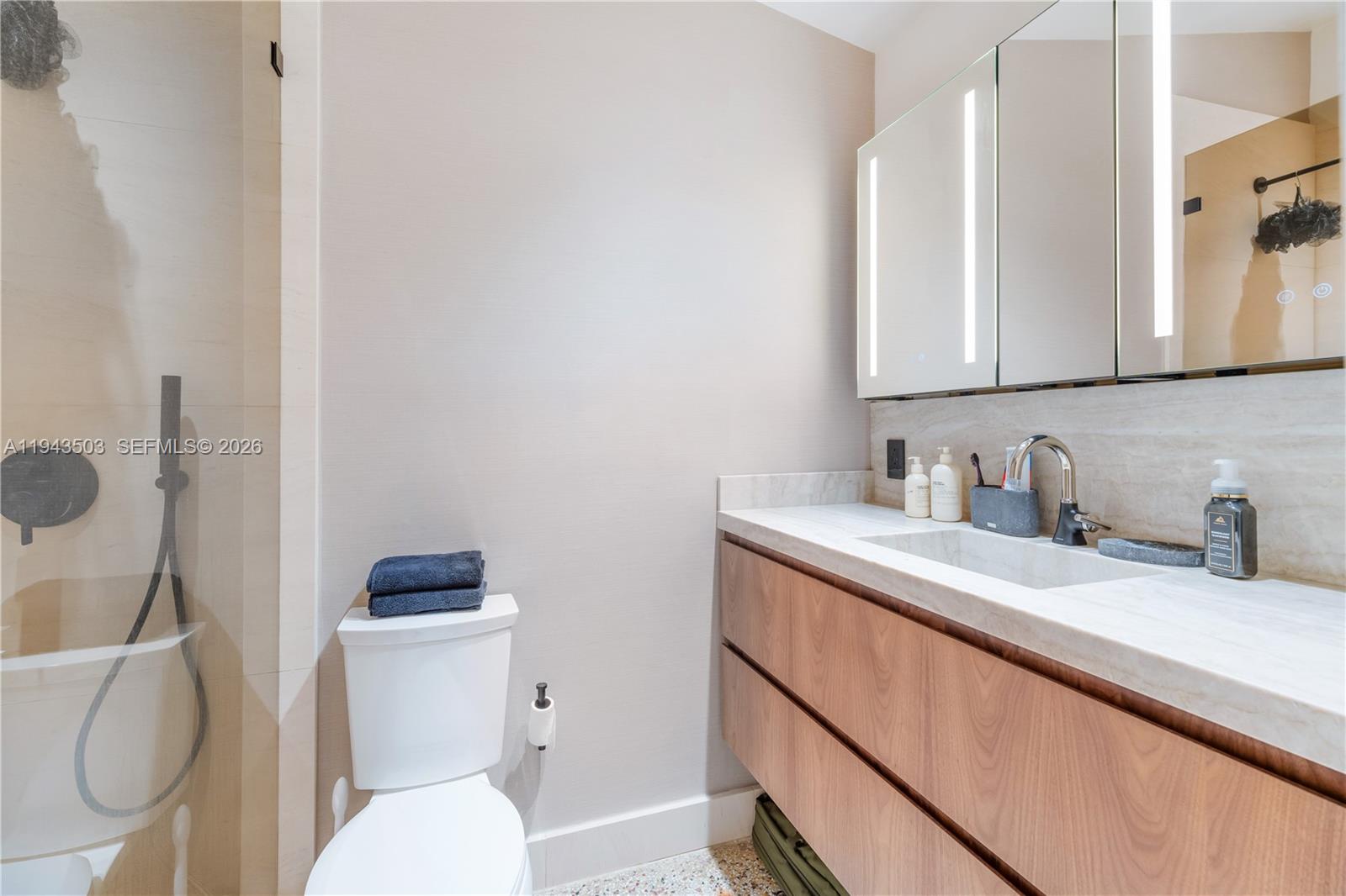 1245 NE 154th St North Miami Beach, FL 33162